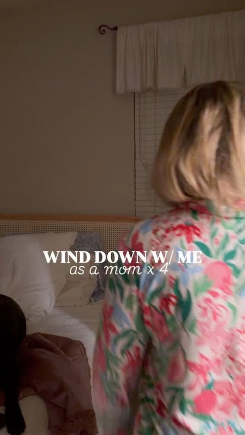 Instagram post by @oliviamaybell for AmLactin. Caption reads: [...] exfoliation makes such a difference.....