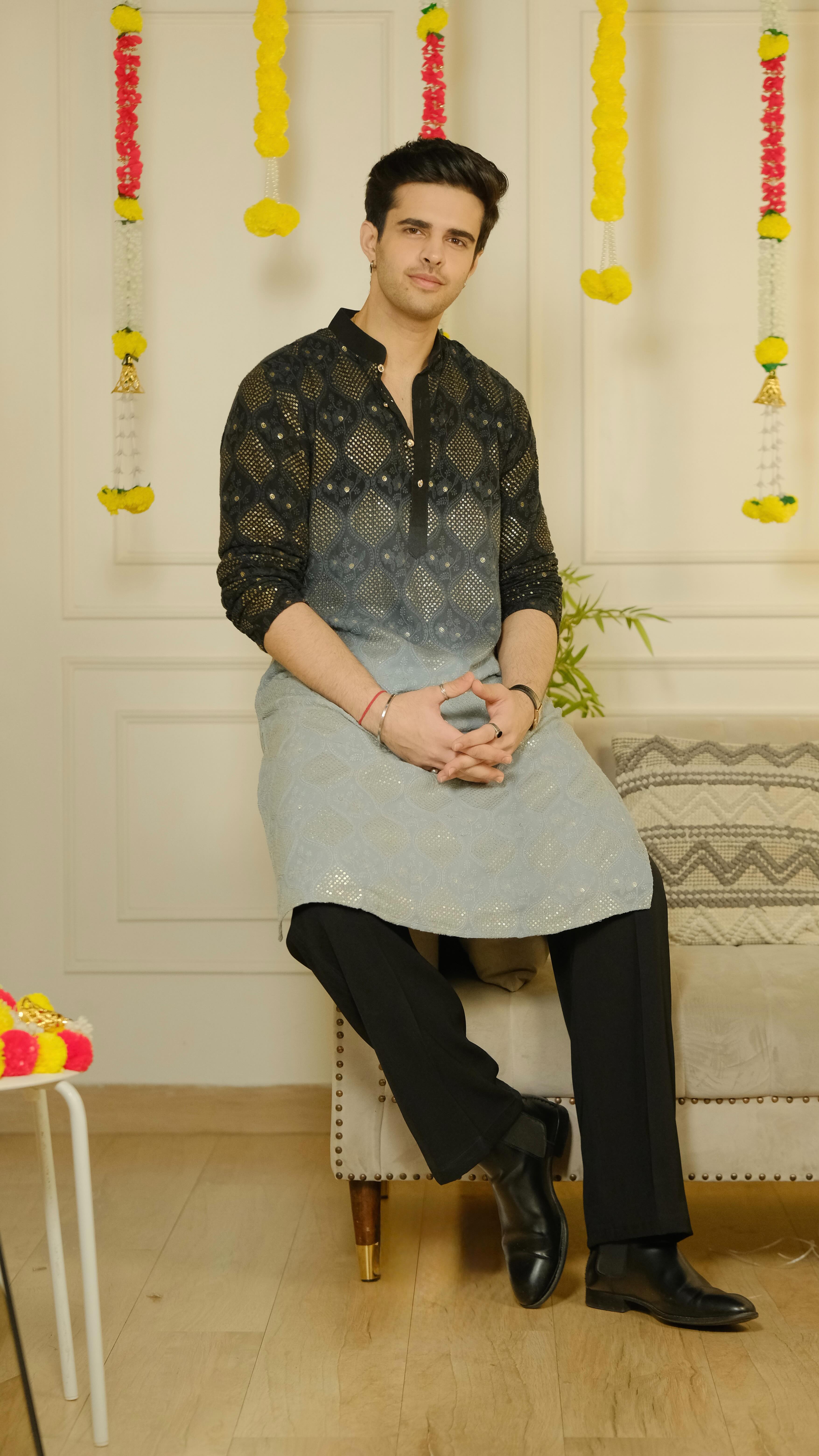 Instagram post by @vinit_adwani for Portronics. Caption reads: [...] 💥
My phone’s always at 1%, so the....