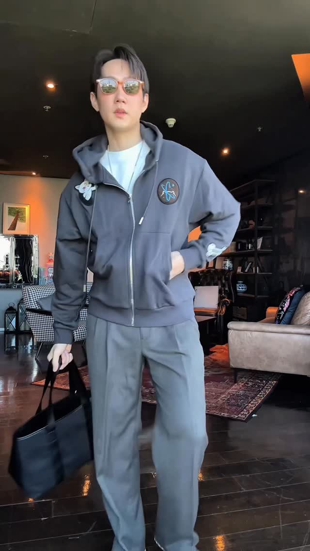 Instagram post by @ccaptainch for JASPAL. Caption reads: [...] olive on the feet.

@gongkan_ x....