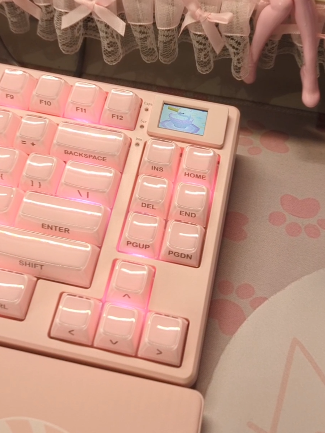 TikTok post by @himegotchi for Womier Keyboard. Caption reads: the cutest cat themed keyboard set!!🩷 @WOMIER ....