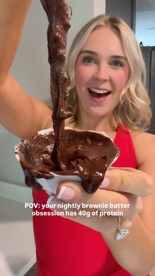 Instagram post by @bitesbymak for Naked Nutrition. Caption reads: [...] packed with protein too 👀 I used....