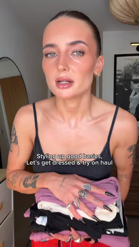 Instagram post by @angieholdenn for Organic Basics. Caption reads: [...] 🤩 I have a discount code for the....