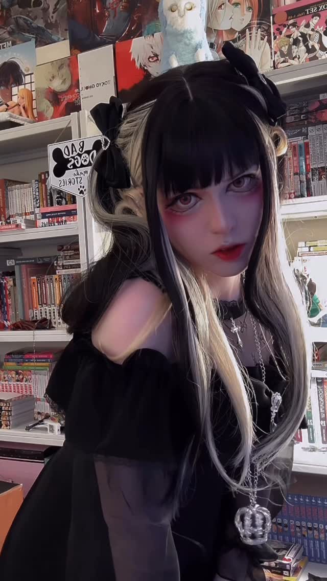 Instagram post by @abiaikou for Honeypepperix. Caption reads: This was a random clip I did after a live stream.....