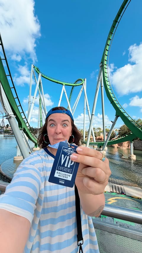 Instagram post by @itsjessglynn for Universal Orlando Resort. Caption reads: [...] 😉 #universalorlando #universalorlandoresort....