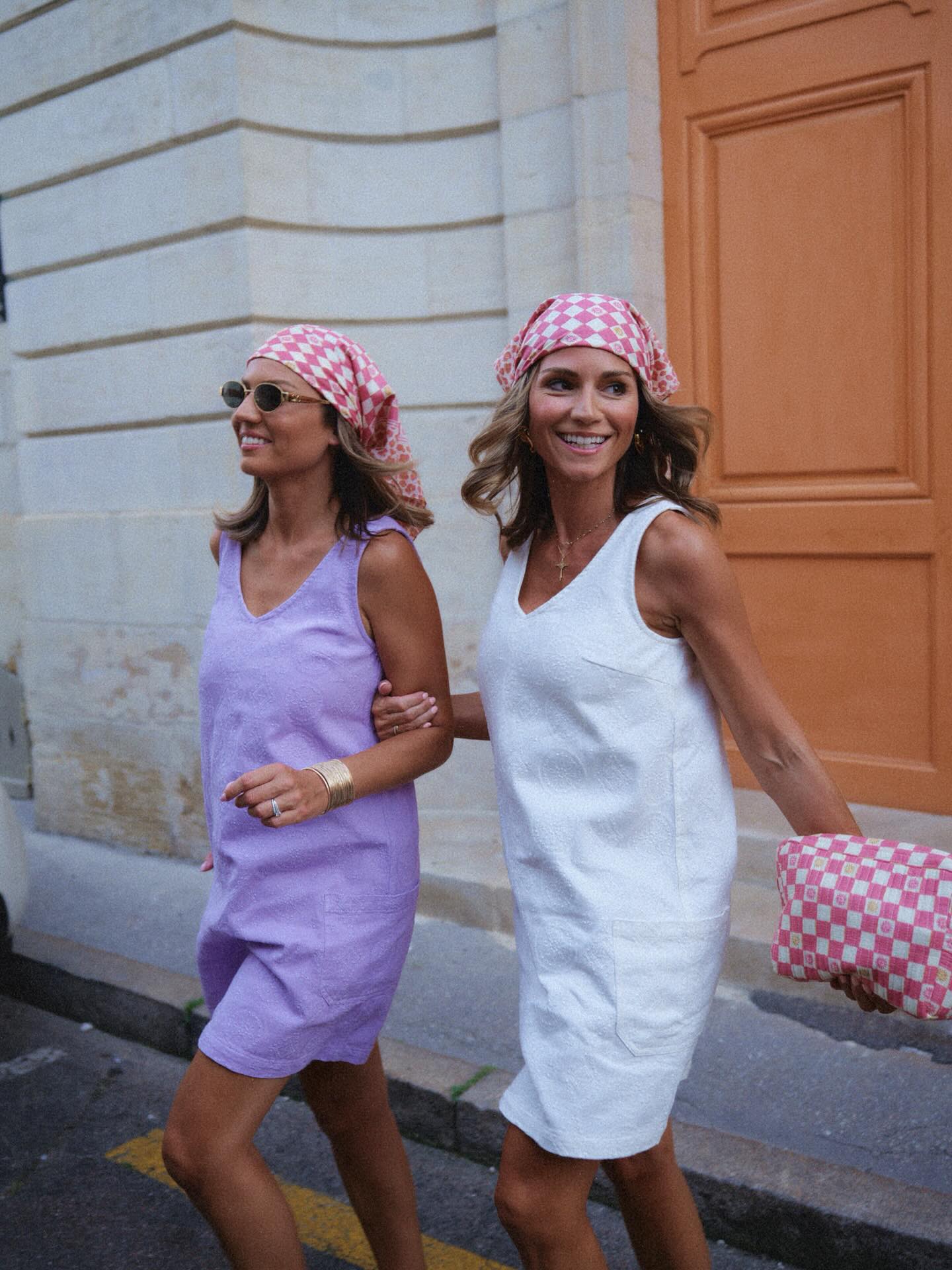 Instagram post by @larmoiredesoso for Promod. Caption reads: Avec le temps, ma sœur et moi sommes devenues....