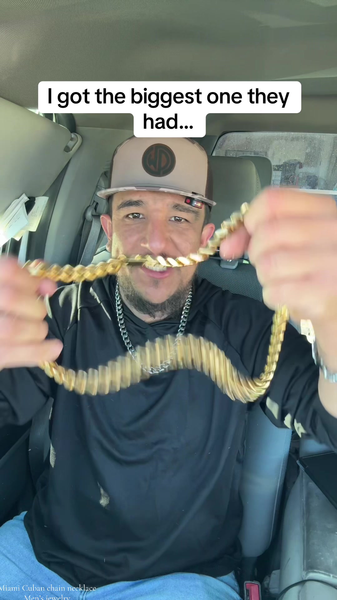 TikTok post by @eddiefindsdeals for PROSTEEL. Caption reads: @PROSTEEL #cubanlink #goldnecklace #mensjewelry....
