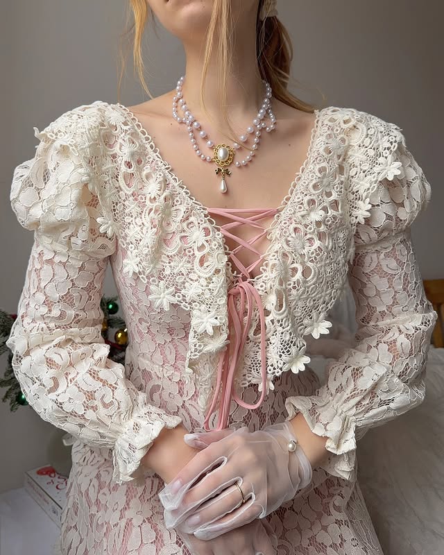 Instagram post by @anrufous for LaceMade. Caption reads: [...] 🎀❄️ use code anrufous at @lacemadeofficial....
