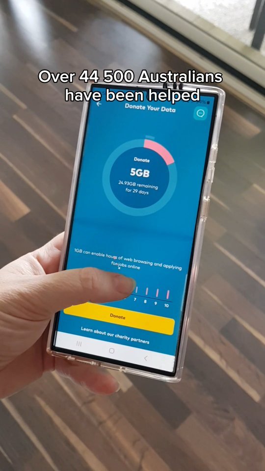 Instagram post by @acoldcupofchloe for Optus. Caption reads: Are you an Optus Customer? Do you have data left....