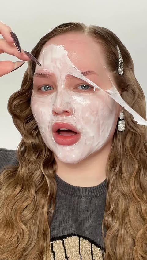 Instagram post by @nikkietutorials for Medicube. Caption reads: [...] like a satisfying peel-off mask by....
