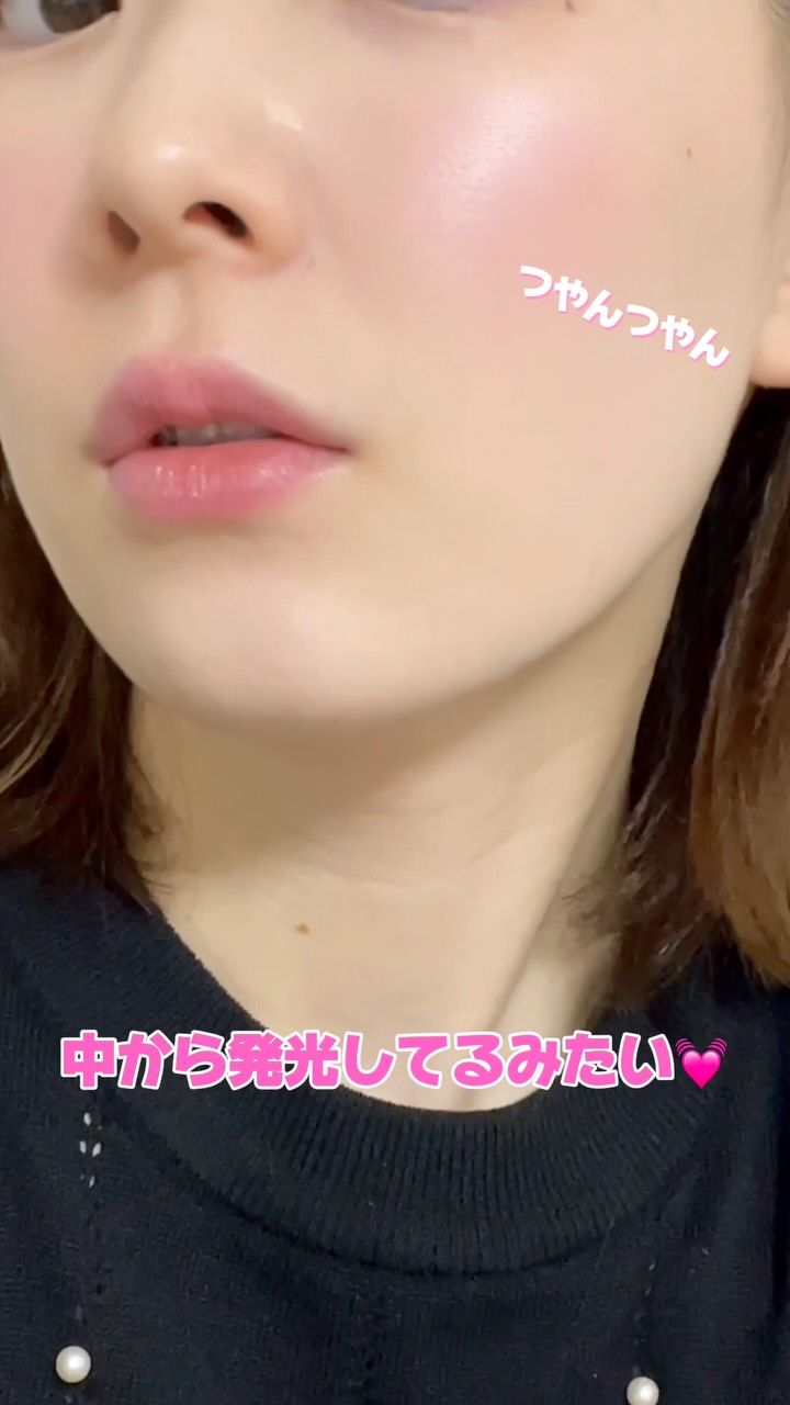 Instagram post by @kang.rina24 for CLIO JAPAN. Caption reads: CLIO
エッセンシャル リップ チーク タップ....