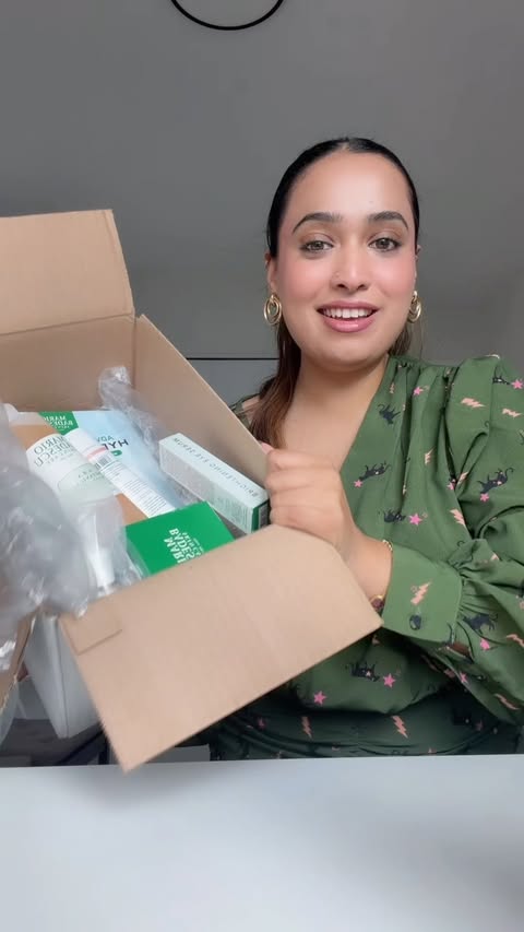 Instagram post by @artistry_by_aarzoo for Mario Badescu. Caption reads: Pinch me moment 😩♥️ PR from @mariobadescu was....
