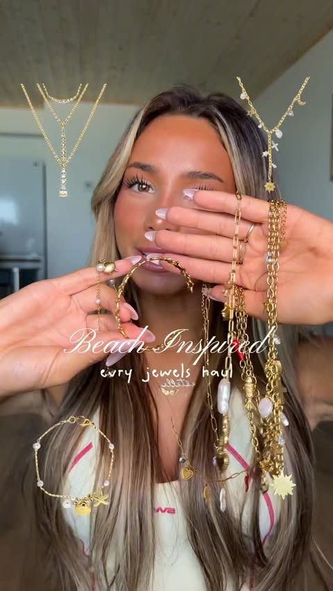 Instagram post by @estellelebourgeois_ for EVRY JEWELS. Caption reads: beachy jewlery haul from @evryjewels 🌴use code....