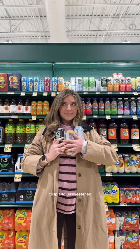 Instagram post by @elliewfrazier for Ryl Tea. Caption reads: A little holiday get together at my parents’ house....