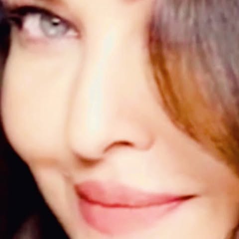 Instagram post by @aishwaryarai_only for Loreal. Caption reads: [...] #aishwaryarai_only #lorealparisad #loreal.