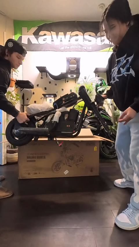 Instagram post by @jays__rides for HYPERGOGO. Caption reads: Huge shout out to @hypergogoofficial for....