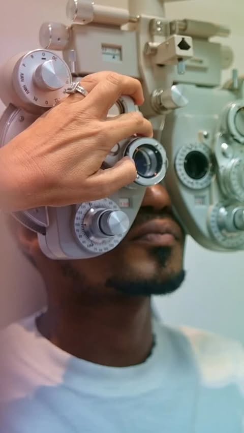 Instagram post by @phelobala for Specsavers. Caption reads: [...] sunglasses for the same price @specsaverssa....