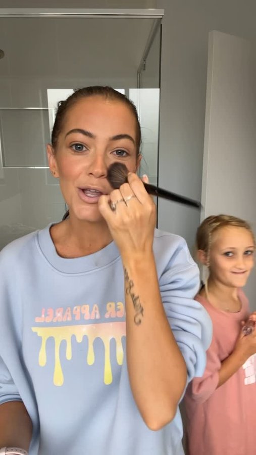 Instagram post by @aussiemumvlogger for Breeze Balm. Caption reads: [...] & doesn’t feel cakey at all.....