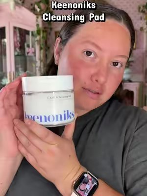 TikTok post by @staciastyles for Skin Seoul. Caption reads: 🫧 KEENONIKS 🫧 . @SKIN-SEOUL.COM .....
