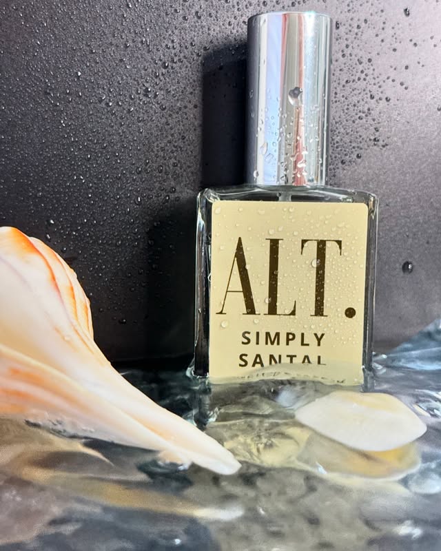 Instagram post by @theaydasdiary for ALT. Fragrances. Caption reads: [...] touch of Violet, Iris, and Amber ✨ .....