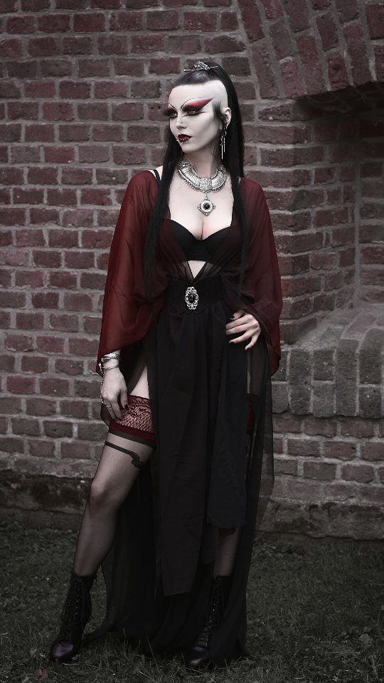 Instagram post by @miss.malkavian for FANTASMAGORIA. Caption reads: As lot happened lately so I was gone for a while....