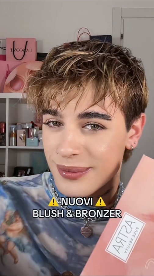 Instagram post by @gabrielnobile for Astra Make-Up. Caption reads: NUOVI Blush & Bronzer di @astramakeupofficial....