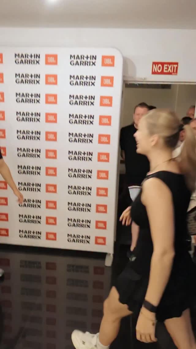 Instagram post by @xfibii for JBL Deutschland. Caption reads: Werbung| Nur die wahren checken den Tanz am....