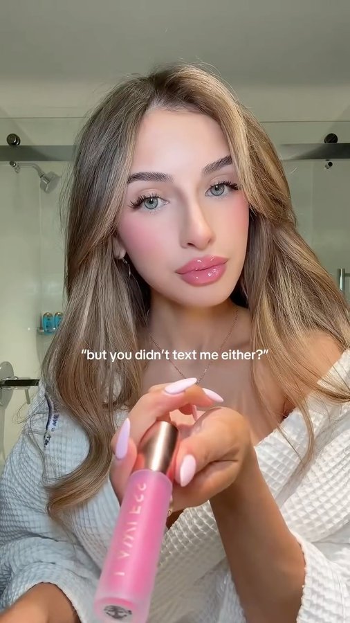 Instagram post by @lindceybeauty for LAWLESS Beauty. Caption reads: here’s ur lipgloss princess 💄.