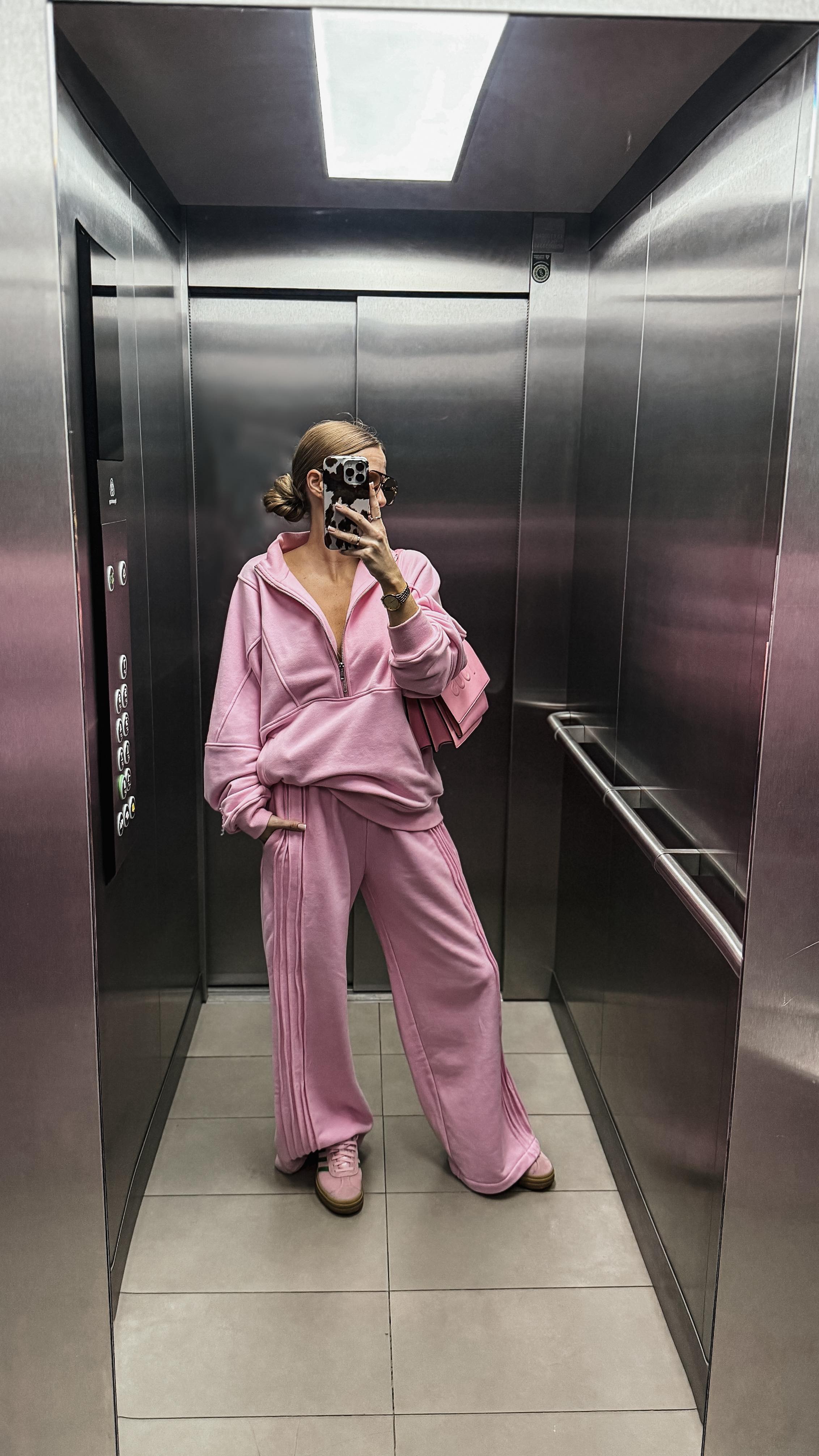 Instagram post by @ania.skalska.firlej for BrandLift. Caption reads: A Wy kiedy znajdujecie idealny moment na czas....