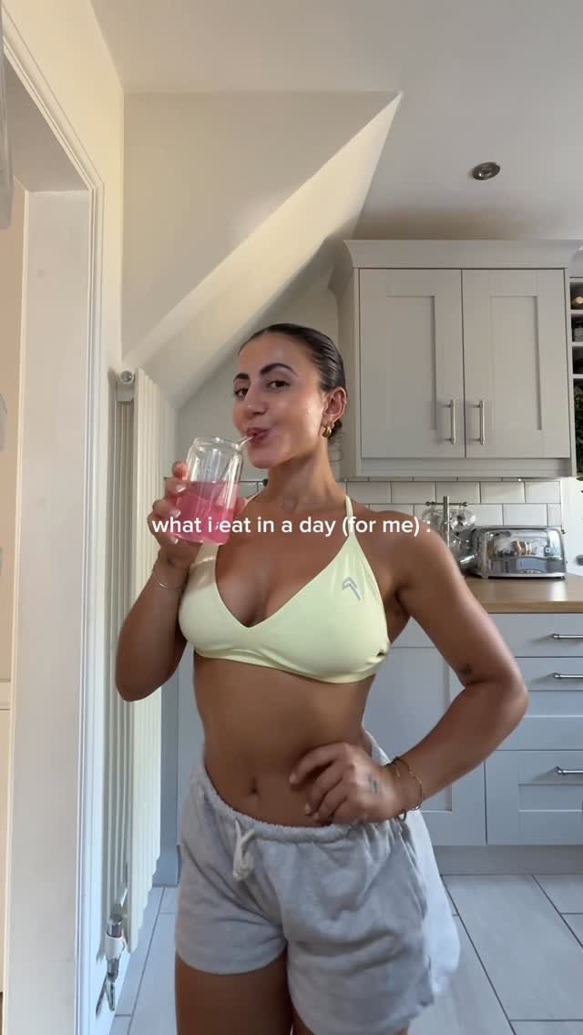 Instagram post by @lifewith.leila for Protein Works. Caption reads: 💌 what I ate on this particular day (for....