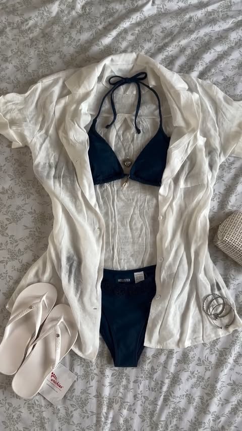 Instagram post by @lilyofthevalley081 for Hollister. Caption reads: #Hollisterpartner @hollister SUMMER SALE!☀️House....