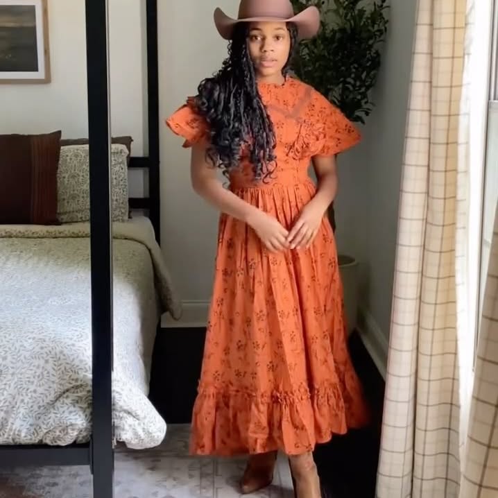 Instagram post by @marianajoytina for GIGI PIP. Caption reads: [...] need animals and a barn. 

Hat is from....