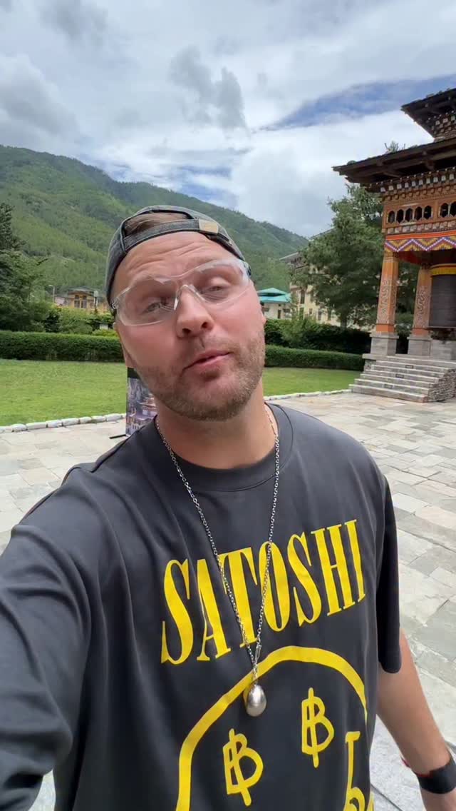 Instagram post by @maxzaharenkov for Binance. Caption reads: [...] just money made simple. #ELI5Crypto @binance.