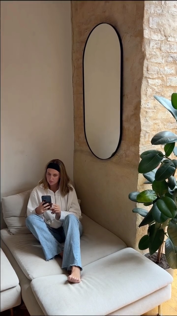 Instagram post by @karlinakramina for Rimi Latvija. Caption reads: pazīstama situācija? 😄🤌🏽

iepērcies....