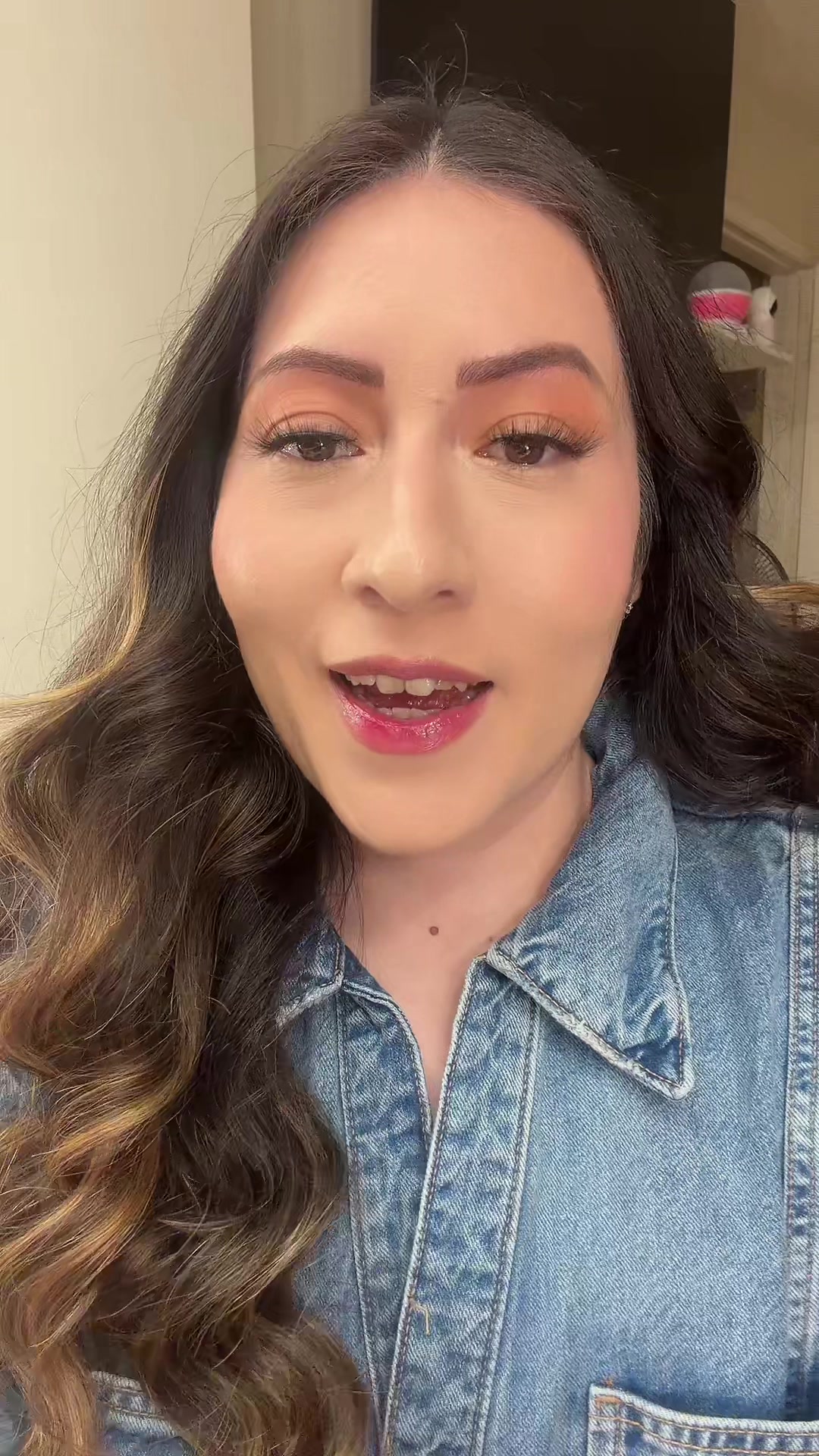 TikTok post by @xomaribel94 for EXO Cosmetics. Caption reads: “Basic” lashes from @EXO Cosmetics @Evettexo #exo....