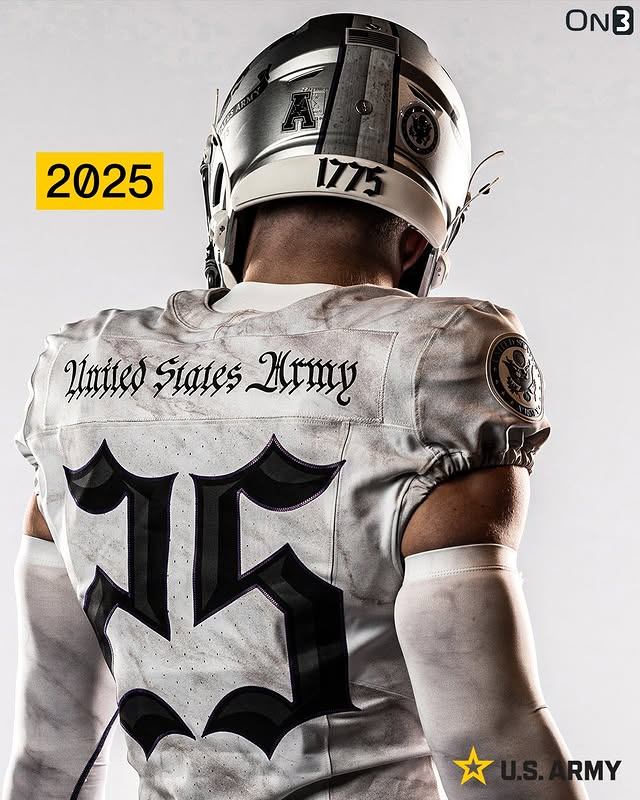Instagram post by @on3cfb for GoArmy. Caption reads: [...] your vote below 👇 Explore your path at....