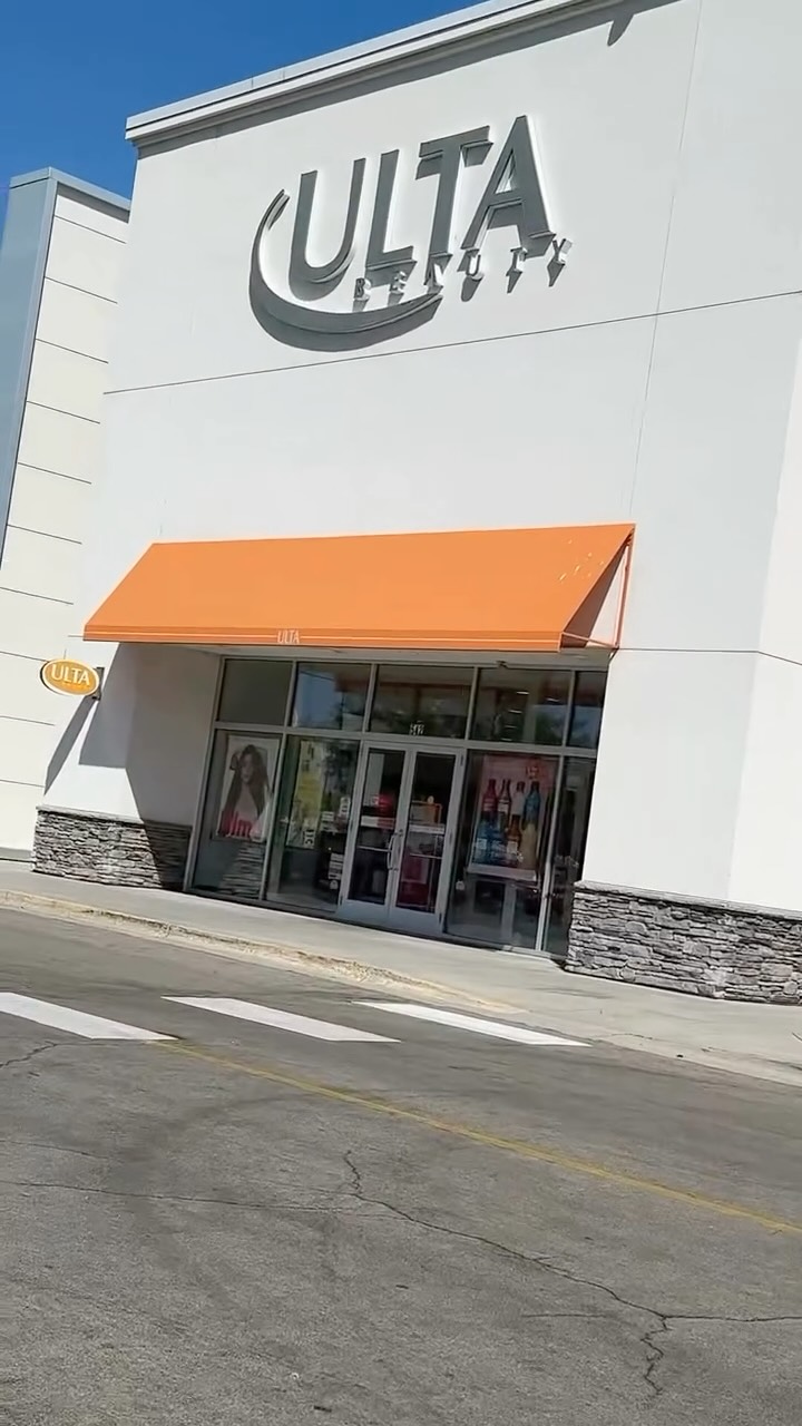 Instagram post by @valeriestanko for Buxom Cosmetics. Caption reads: 🥳 Today starts the first week of @ultabeauty 21....