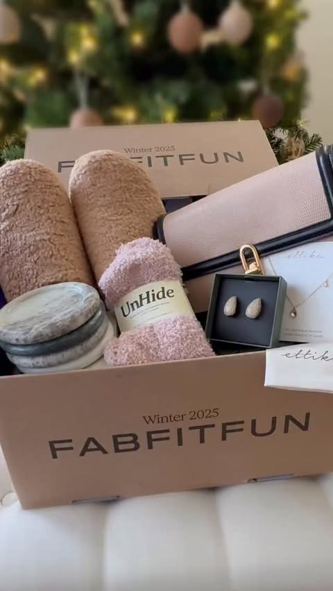 Instagram post by @makeupbyliz1013 for FabFitFun. Caption reads: #fabfitfunpartner discount code FUN20 for 20%....