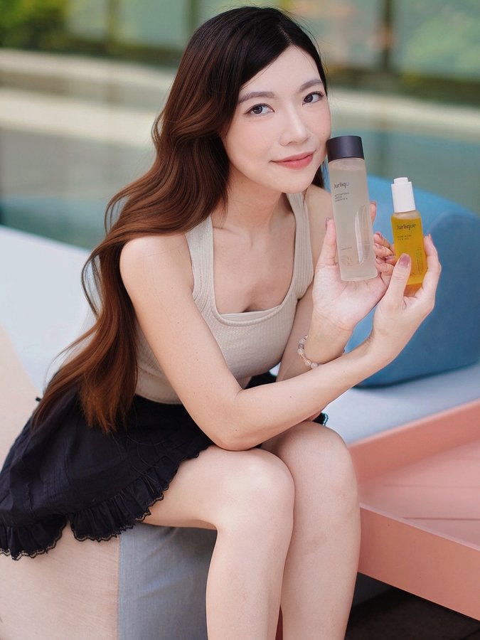 Instagram post by @yannieyanyee for Jurlique. Caption reads: •
✨【Jurlique 8+2護膚新概念】✨ 
🌹 RARE ROSE OIL....