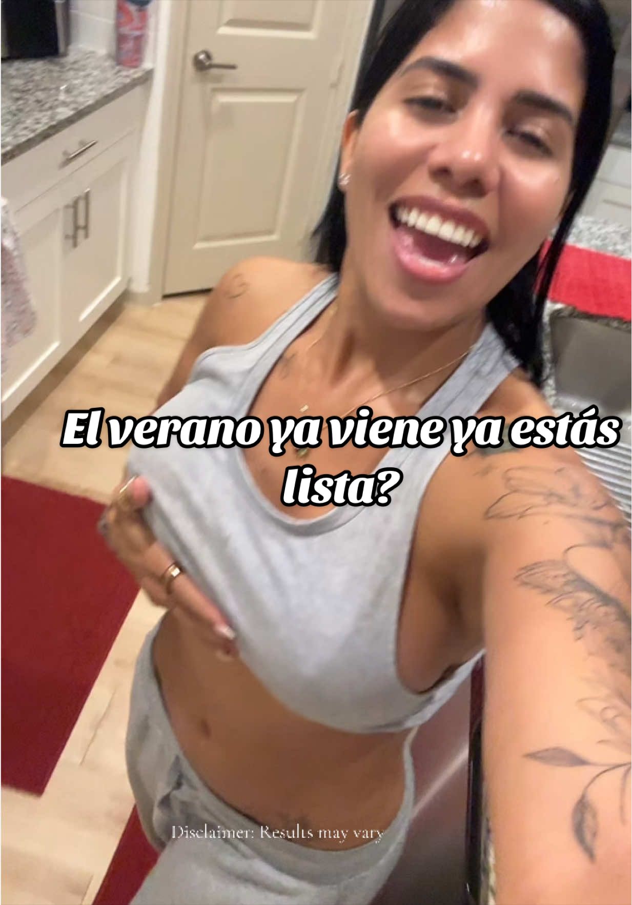 TikTok post by @glowday2 for Lemme. Caption reads: [...] 2 cap x la mañana y 2 gummies x la tarde....