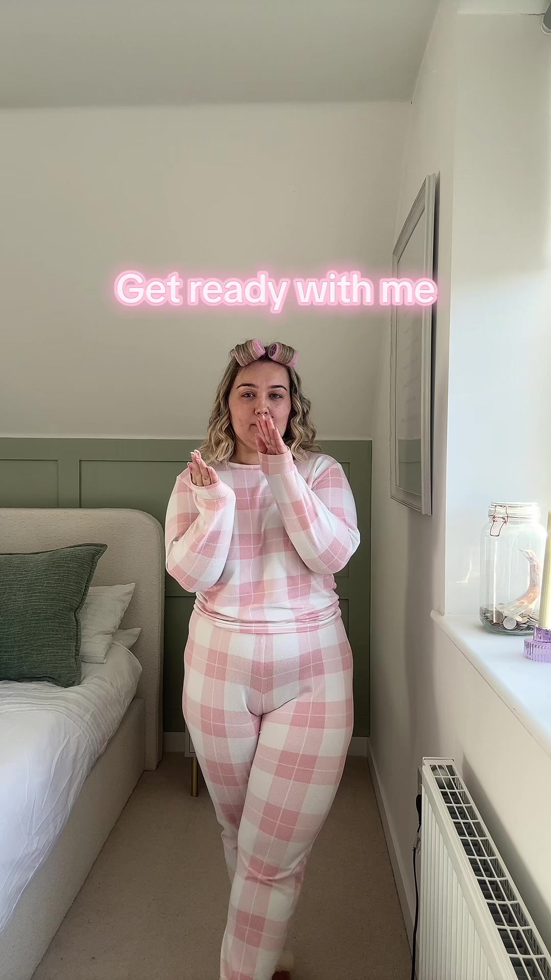 TikTok post by @nicolefright for MOOSLOVER. Caption reads: [...] errands💋  Jumper: @SHEIN UK  Flares:....