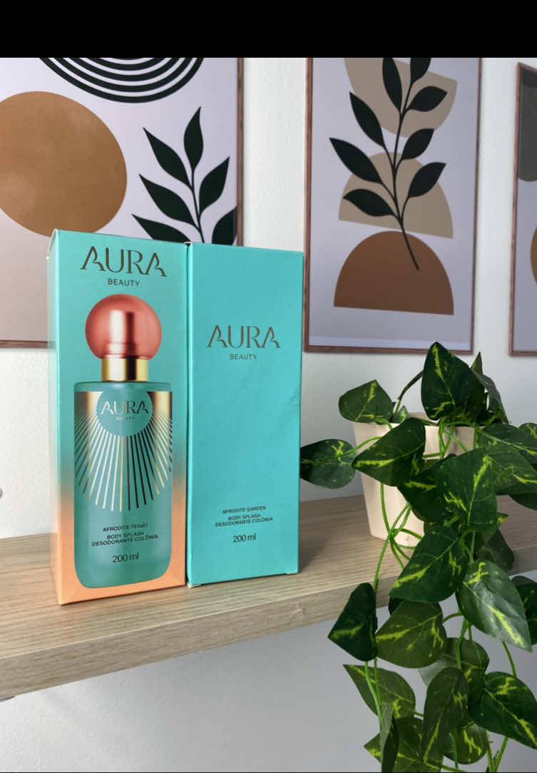 TikTok post by @babilandimm for Aura Beauty Club. Caption reads: @Aura Beauty Club ✨ #aurabeauty #jadepiconn.