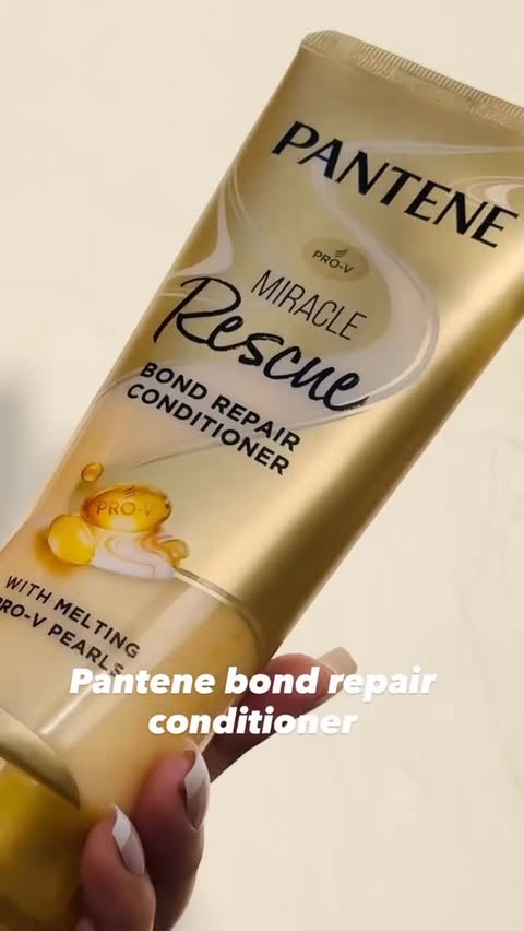 Instagram post by @sisodiyapriyaba08 for 1to7Media. Caption reads: [...] care 💁‍♀️ #pantenebondrepair #thehype....