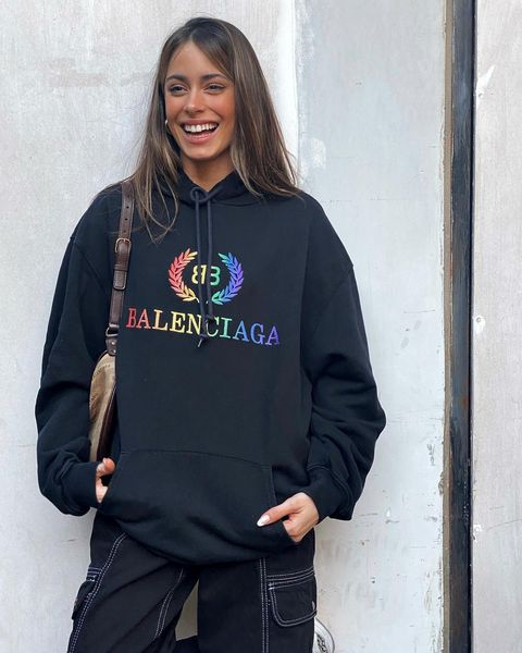 Instagram post by @tinistoessel for Claro Argentina. Caption reads: 3 DE DICIEMBRE SALE EL ÁLBUM COMPLETO Y EL 6 DE....