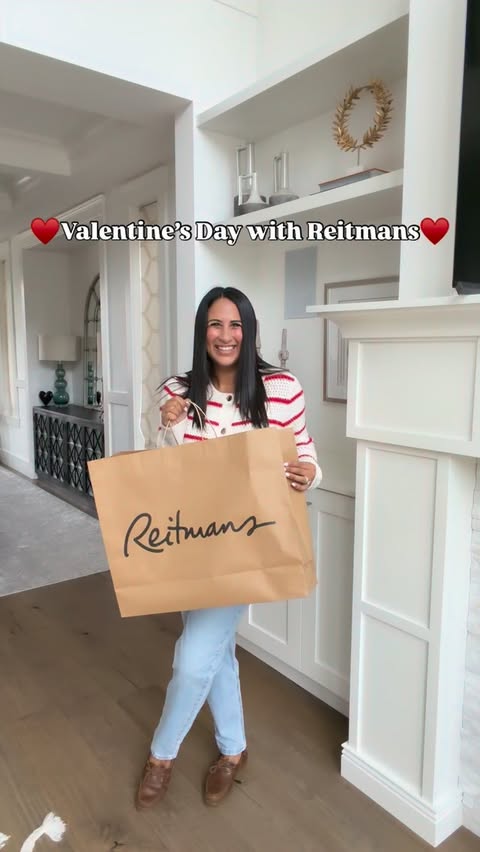Instagram post by @onesweetpiece for Reitmans. Caption reads: [...] send you a DM to shop my finds. #AD....