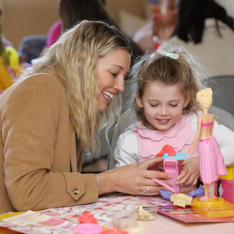 Instagram post by @jasyarby for Play-Doh. Caption reads: [...] tea. Harper had a ball xx #DesignIt....