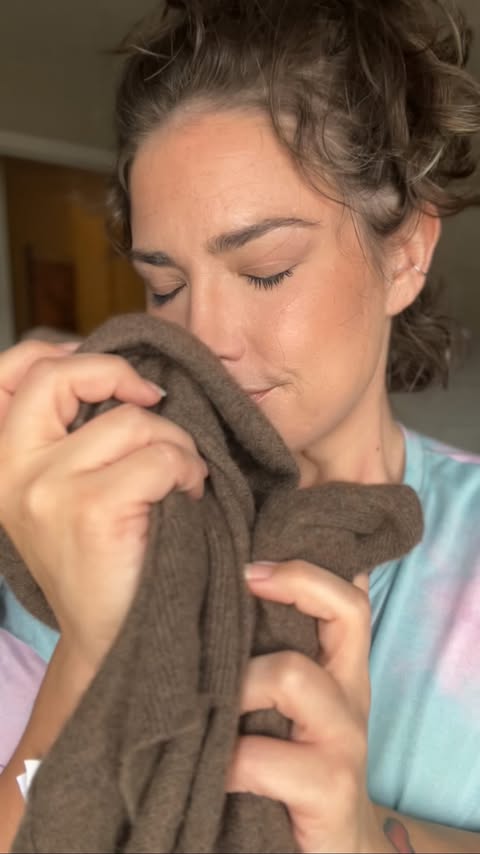 Instagram post by @hippiepippiereviews for I Love Gain. Caption reads: [...] day has never smelled better 🧺 @ilovegain....