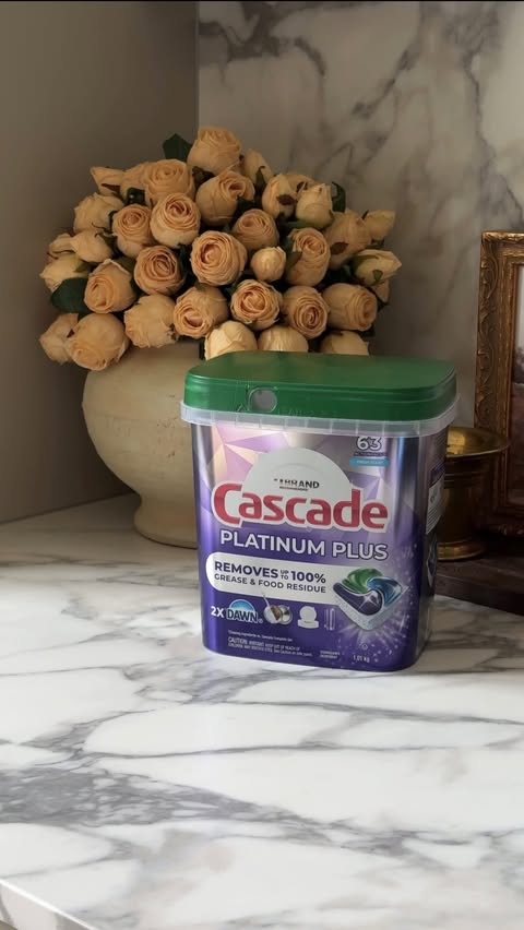 Instagram post by @natalieanncandace for Cascade. Caption reads: #CascadePartner I absolutely love cooking a home....