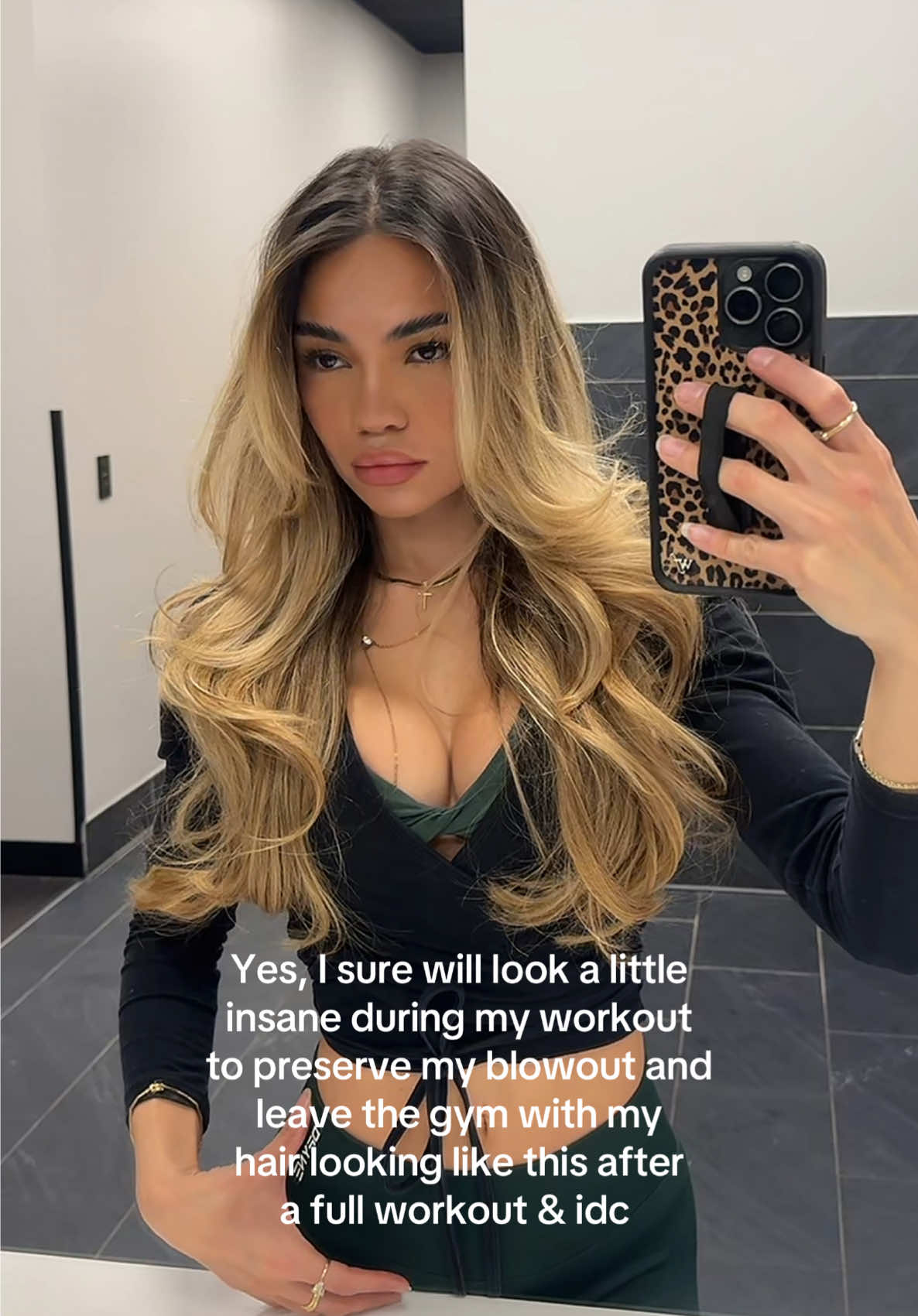 TikTok post by @imbellag_ for Sleepy Tie. Caption reads: @The Sleepy Tie this is genius for gym girls who....