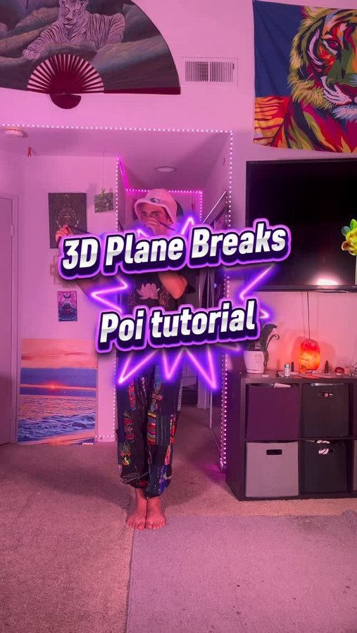 Instagram post by @mmmflows for Ultrapoi. Caption reads: [...] #poispinner #poispinning #flow #artist....