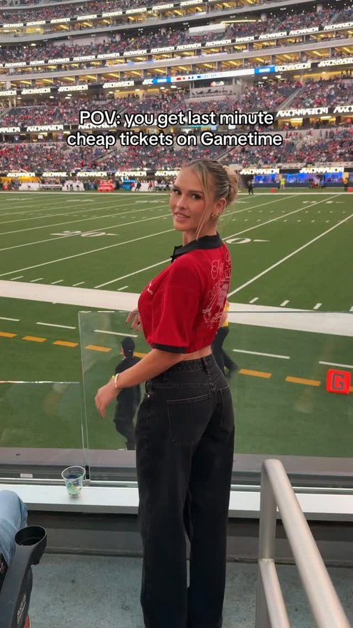 Instagram post by @kinsey for Gametime. Caption reads: Was the best night! Use my code KINSEY for $20 off....